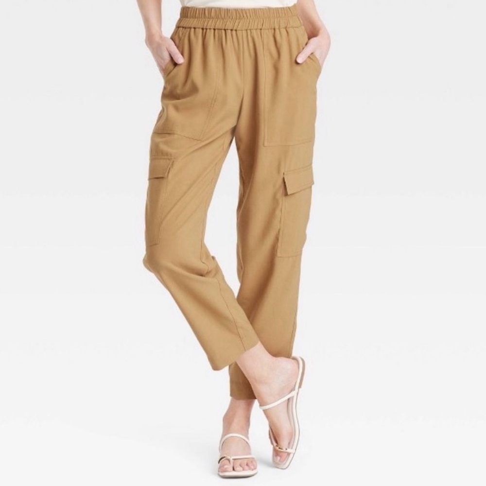 a new day Women's High-Rise Ankle Cargo Pants - NWT